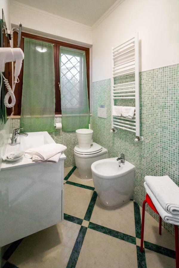 Il Bacio E La Nocciola Bed & Breakfast Labico Bagian luar foto