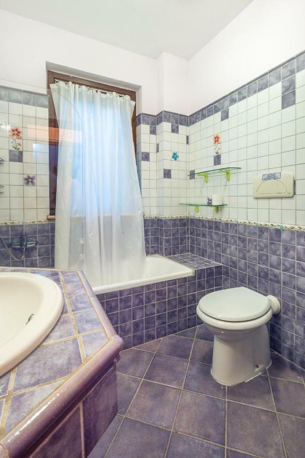 Il Bacio E La Nocciola Bed & Breakfast Labico Bagian luar foto