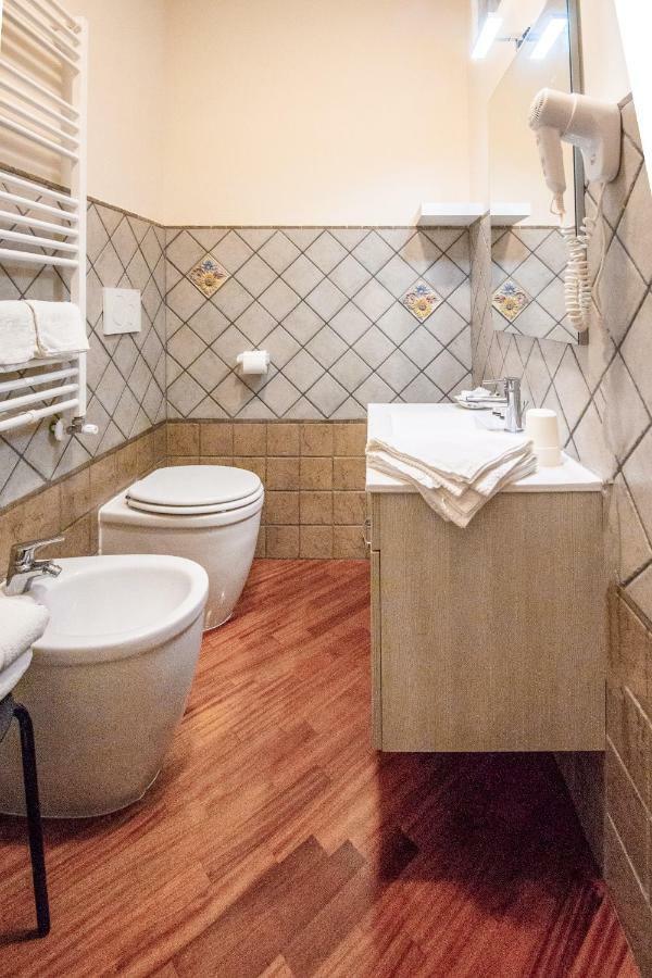 Il Bacio E La Nocciola Bed & Breakfast Labico Bagian luar foto